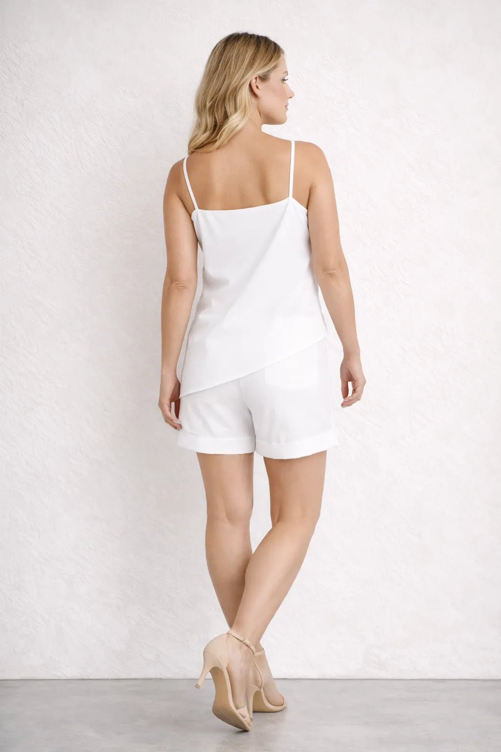 Conjunto Assimétrico Elegante Curto – Conjunto / Short e Blusa | Use Virela