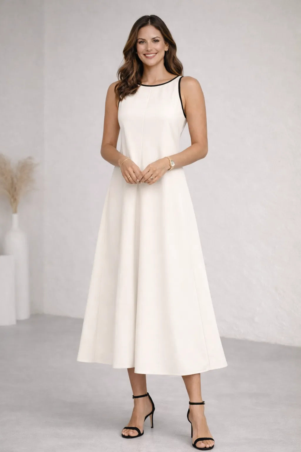 Mulher Vestindo Vestido Longo Feminino Casual Solto Decote Redondo Sem Mangas Cintura Contrastante Poliéster na cor damasco